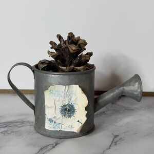 Hosley Mini Nostalgia Metal Watercan Décor – Rustic Accent